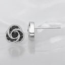Aretes con nudo de amor de espinela negra en plata de ley 925