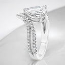 Anillo de compromiso con diamantes cultivados en laboratorio en forma de pera de 2,97 quilates en oro blanco de 14 quilates