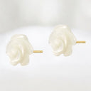 10 mm White Mother of Pearl Flower Stud Earrings in 14kt Yellow Gold